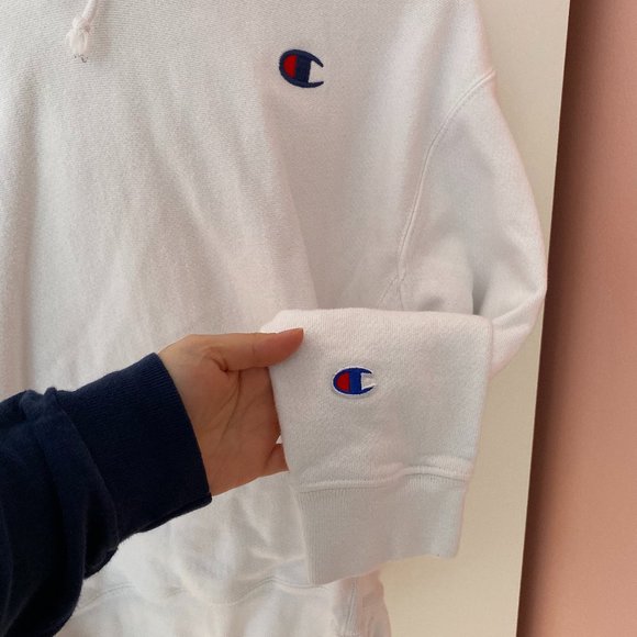 Champion Sweater - Picture 4 of 8